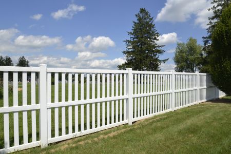 Vinyl Fence Cleaning Thumbnail