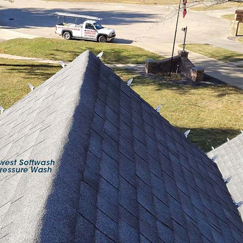 non-pressure-roof-cleaning-services